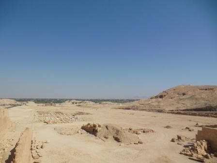 Egypt (Hatshepsut temple, King's Valley) 2014: Can you see the Nile?